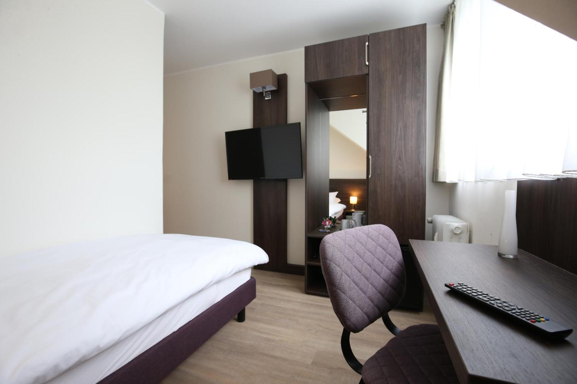 דיסלדורף Hotel Faehrhaus Km734 חדר תמונה